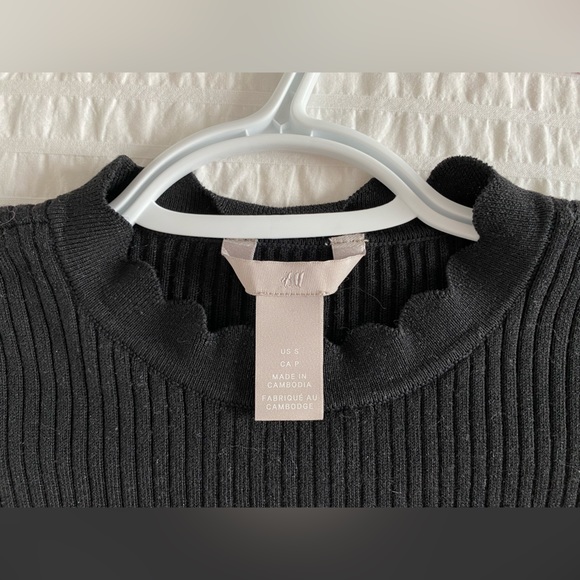 H&M ribbed t-shirt size small - Picture 3 of 5